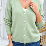 Buttoned women’s knit cardigan – Soft and versatile