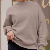 Women's loose-fit high-neck sweatshirt – Casual, comfortable style to pull on over other layers