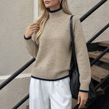 Minimalist solid-colour women’s knit sweater – Soft and timeless