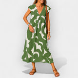 Peeteriina | Airy Dress with V-Neck and Modern Pattern