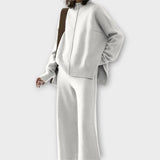 Kaia | Timeless elegance and comfortable set