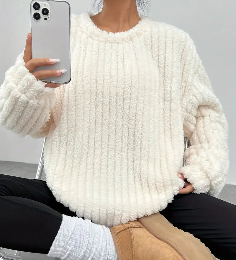 Oversized women's crew-neck sweater - Soft and casual