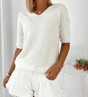 Women's V-neck jumper with mid-length sleeves – Casual and refined
