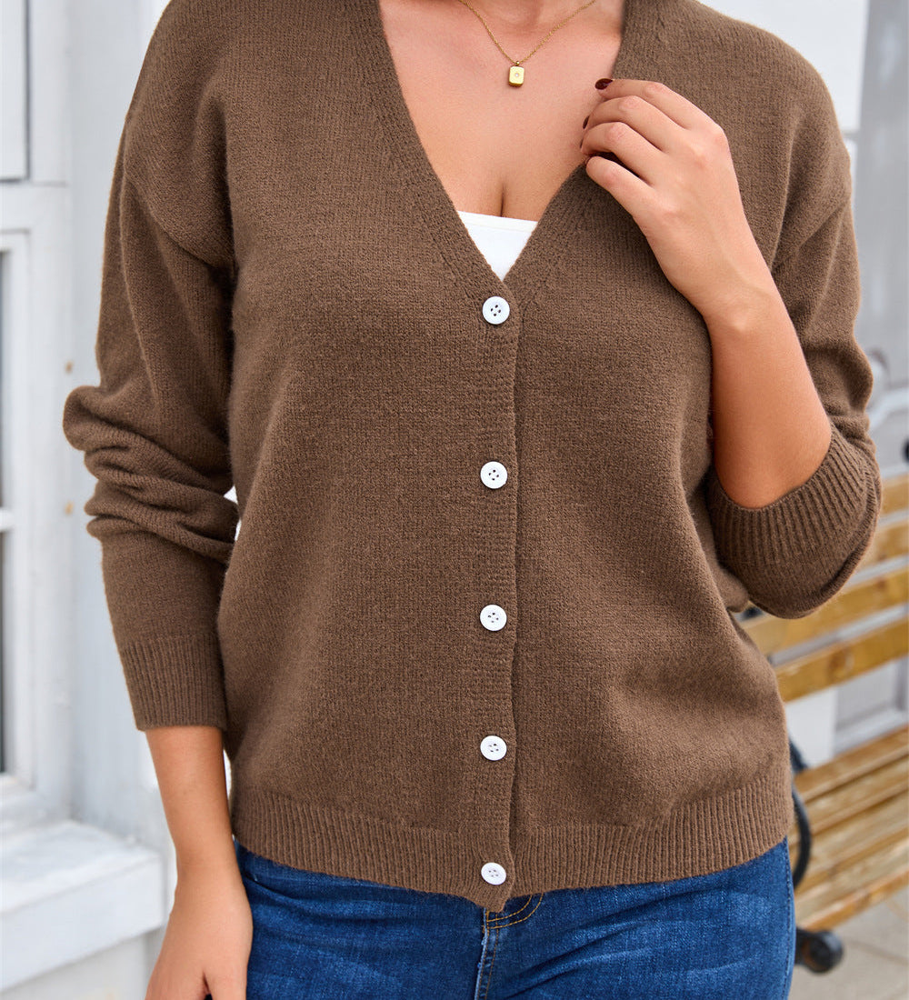 Buttoned women’s knit cardigan – Soft and versatile