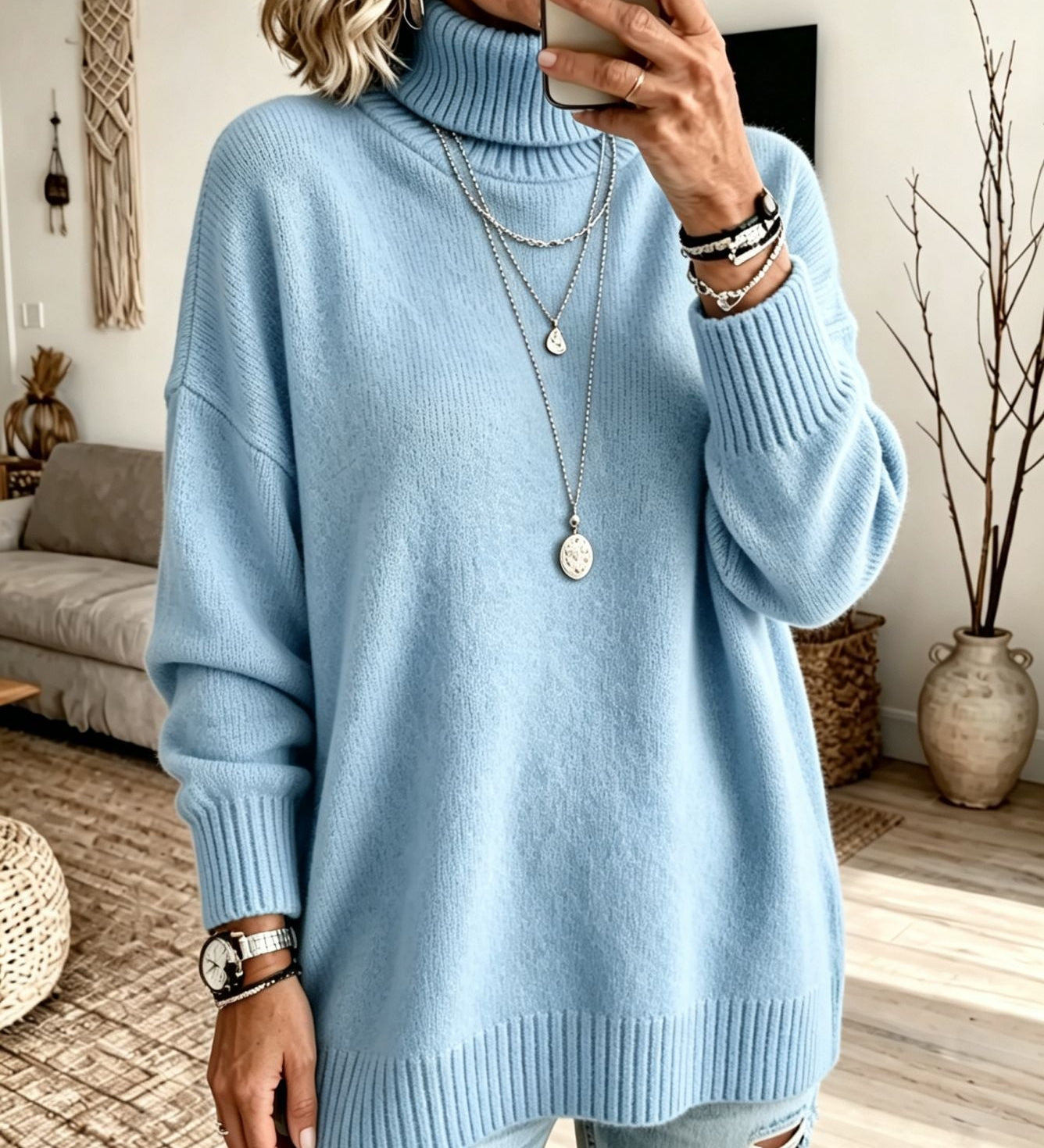Loose-fitting women's turtleneck jumper - Warm and easy to wear