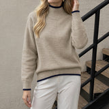Minimalist solid-colour women’s knit sweater – Soft and timeless