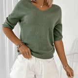 Women's V-neck jumper with mid-length sleeves – Casual and refined