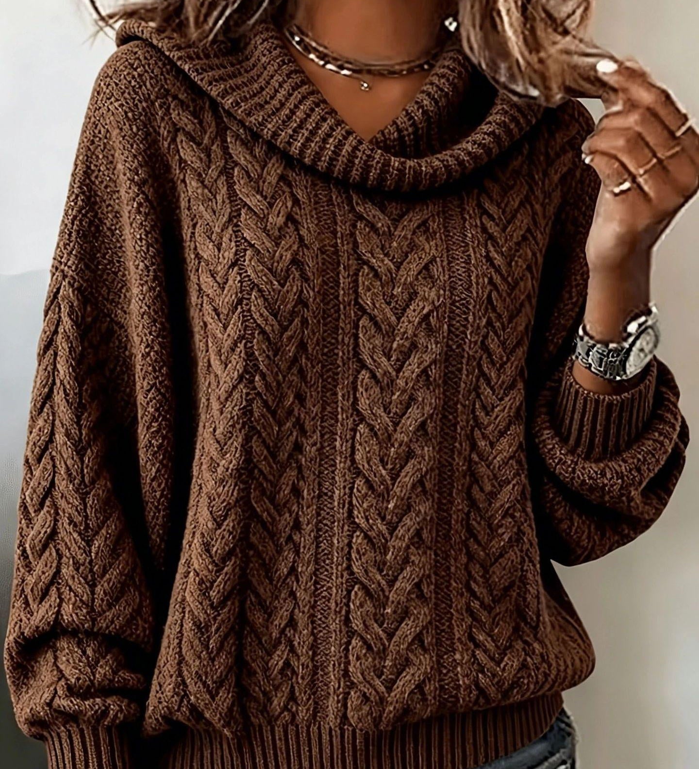 Women's cable-knit turtleneck jumper - Soft and retro