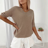 Women's V-neck jumper with mid-length sleeves – Casual and refined