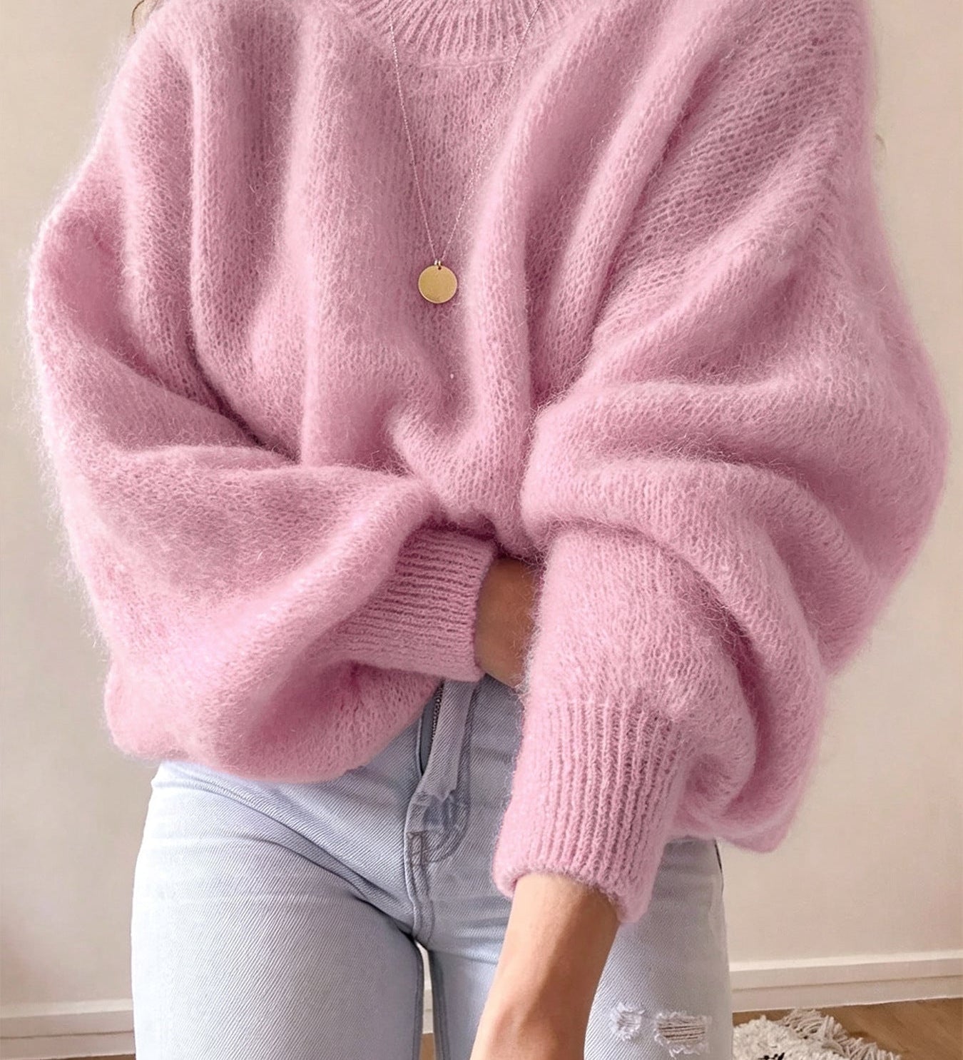 Loose-fitting women's crew-neck sweater - Soft and comfortable