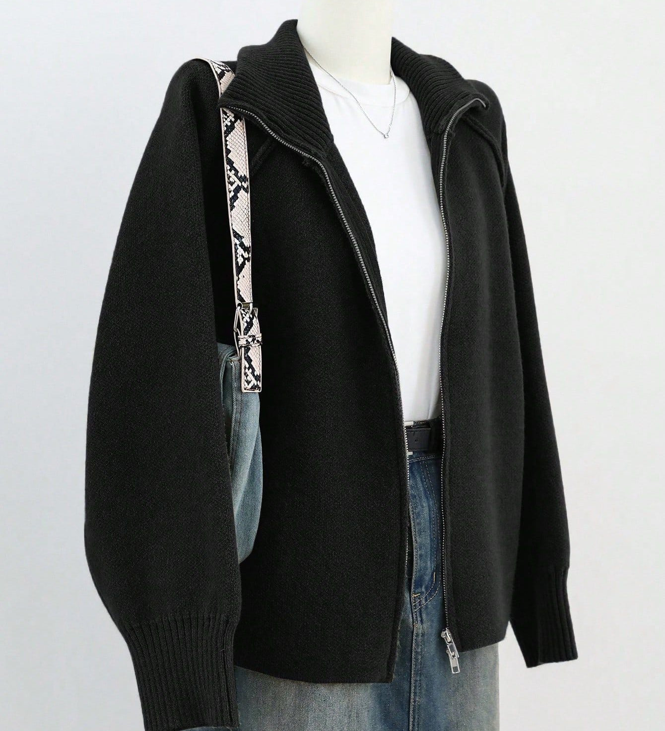 Relaxed-fit women's sweater coat - Soft and easy