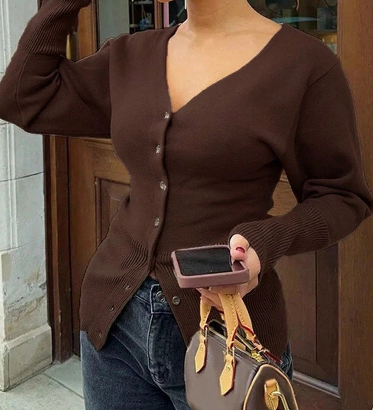 Women's V-neck knitted top - Fitted and soft
