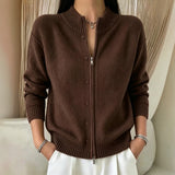 Women's zip-up crew-neck sweater - Soft and practical