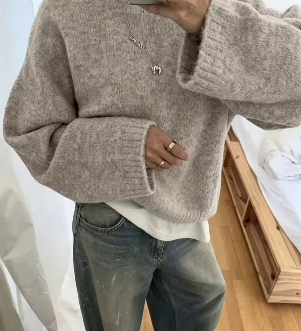 Loose-fit women's solid-colour knitted sweater – Soft and easy to wear