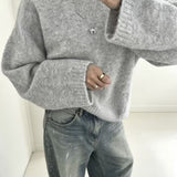 Loose-fit women's solid-colour knitted sweater – Soft and easy to wear