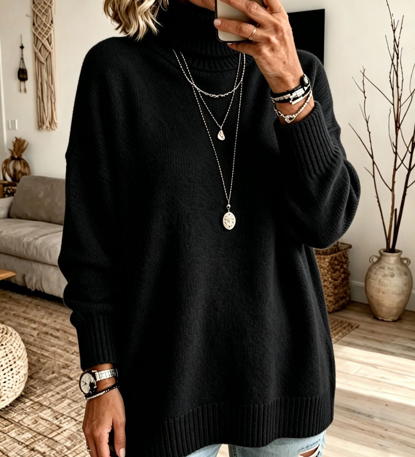 Loose-fitting women's turtleneck jumper - Warm and easy to wear