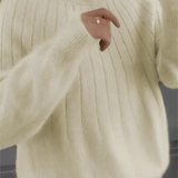 Women's Round Neck Sweater in Cozy Knit – Comfortable Winter Elegance