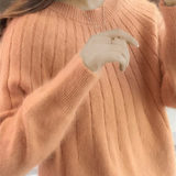 Women's Round Neck Sweater in Cozy Knit – Comfortable Winter Elegance