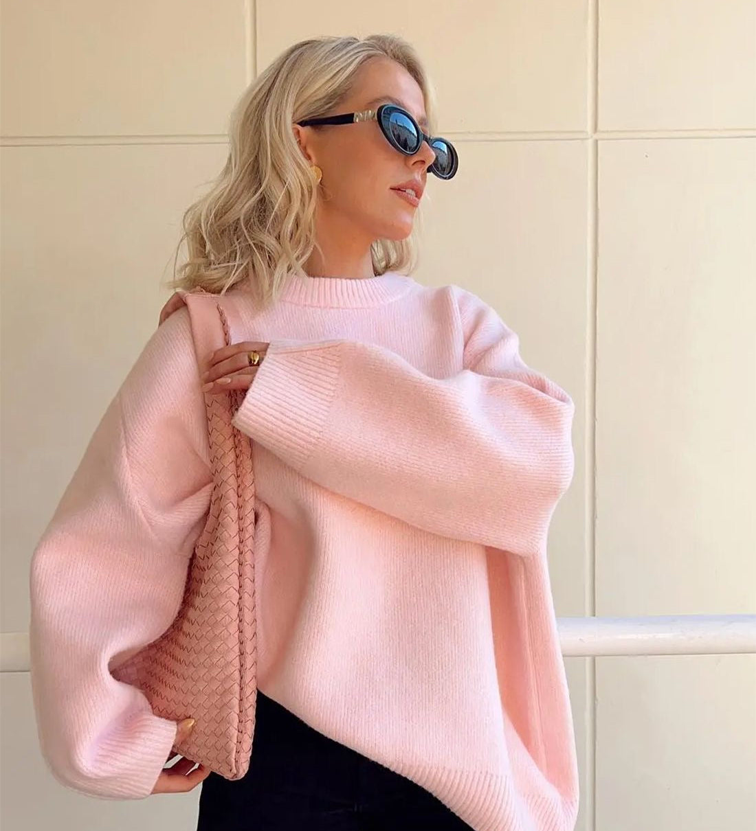 Trendy Loose-Fitting Round-Neck Sweater for Women – Stylish and Comfortable
