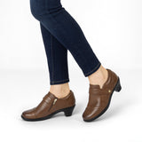 Eva | Comfortably soft in warm brown