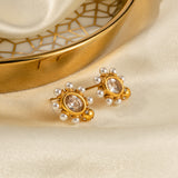 Sophisticated Gold Earrings with Pearl