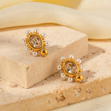 Sophisticated Gold Earrings with Pearl