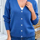 Buttoned women’s knit cardigan – Soft and versatile