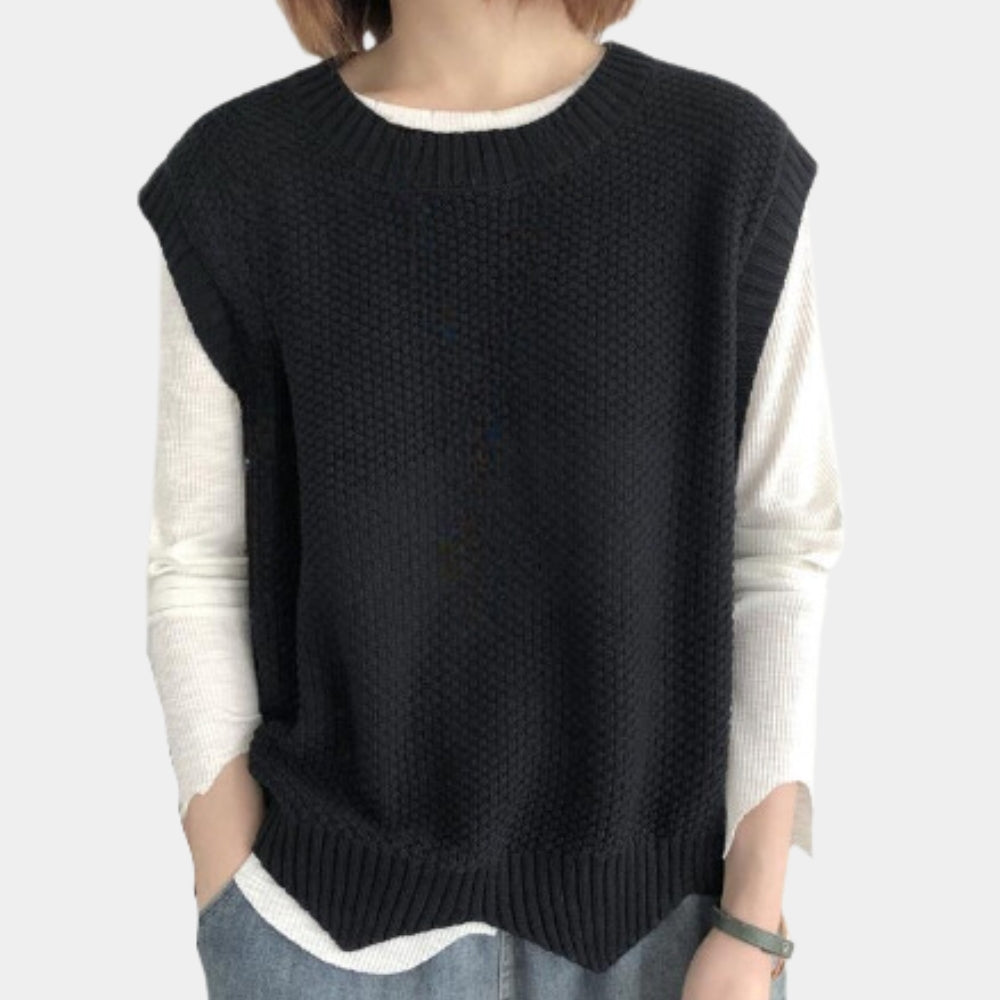 Women's sleeveless jumper with a round neck - Simple and versatile