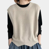 Women's sleeveless jumper with a round neck - Simple and versatile