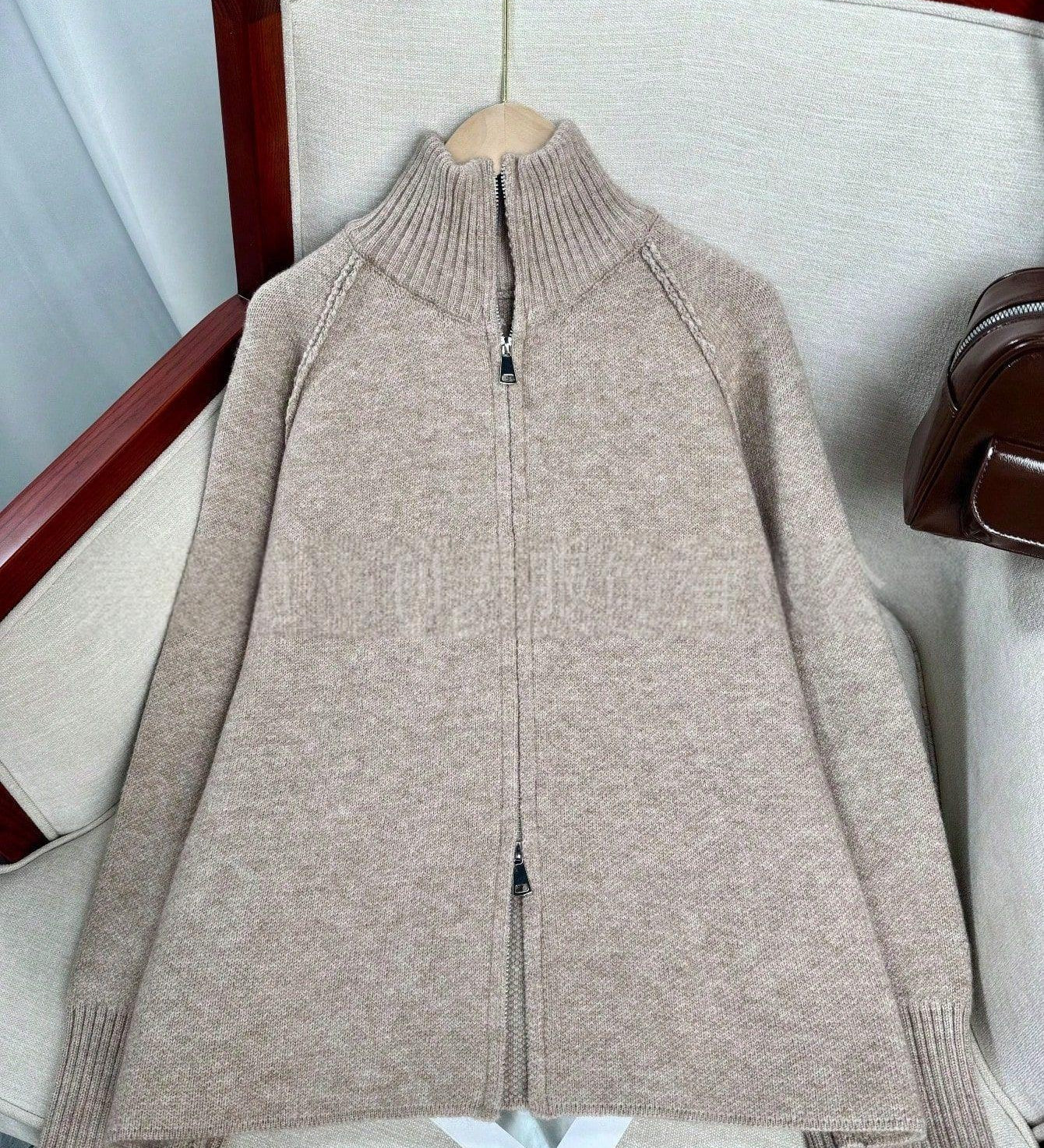 Relaxed-fit women's sweater coat - Soft and easy