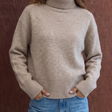 Women's Loose-Fit Solid Knit Sweater – A Casual and Comfortable Style for Every Day