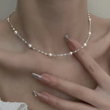Elegant necklace with shimmering pearls