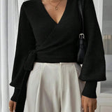 Elegant women's crossover sweater – Chic, modern style with puff sleeves